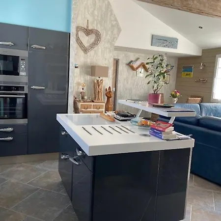 بيت للعطل Noirmoutier - Maison Avec Piscine, 4 Chambres, 8 Personnes - Fr-1-823-138 *
