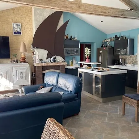 Noirmoutier - Maison Avec Piscine, 4 Chambres, 8 Personnes - Fr-1-823-138 بيت للعطل بارْباتْرْ