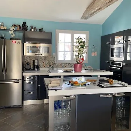 Noirmoutier - Maison Avec Piscine, 4 Chambres, 8 Personnes - Fr-1-823-138 بارْباتْرْ