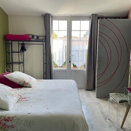 بيت للعطل Noirmoutier - Maison Avec Piscine, 4 Chambres, 8 Personnes - Fr-1-823-138 بارْباتْرْ